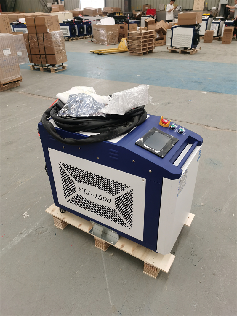 Handheld Laser Welding Machine - Su Soğutmalı Lazer Kaynak Makinesi 3kw